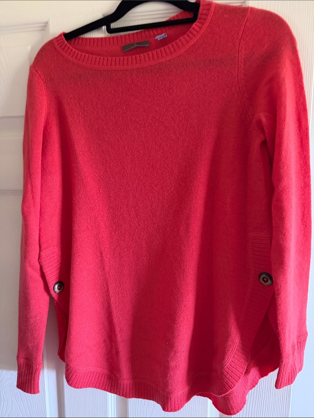 Cullen Cashmere Women's Coral Scoop Neck Button-Detail Sweater